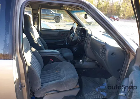 2001 Chevrolet S-10 Ls W/Zr2 z USA, uszkodzony, nr VIN 1GCCT19W618149436